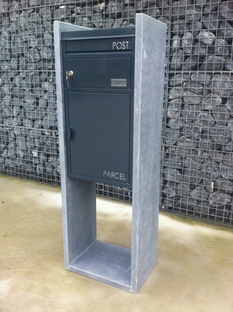 Milano Parcel AN - front 01